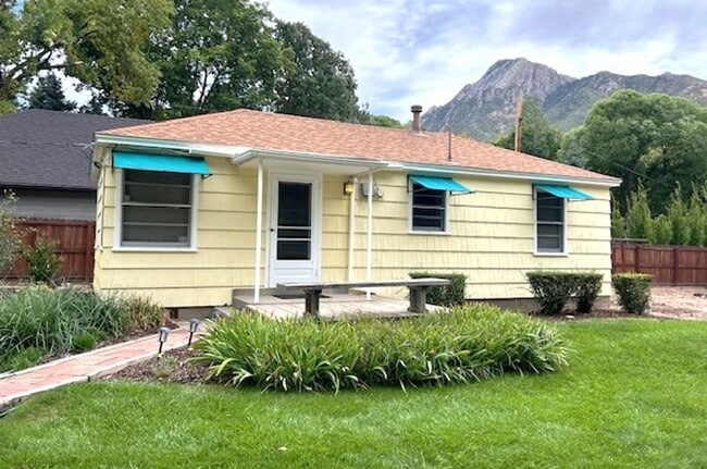 Building Photo - 1 Bedroom Bungalow in Holladay