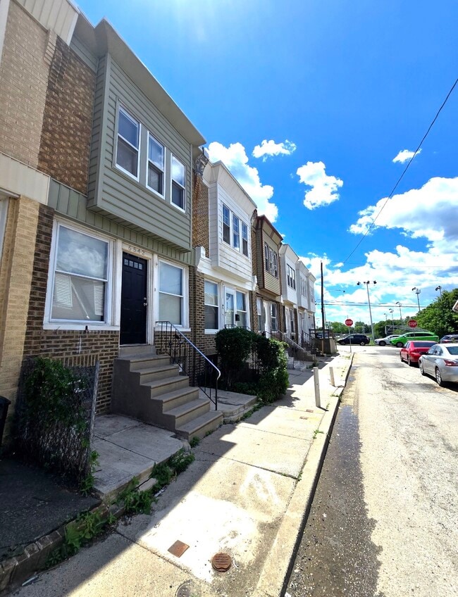 Photo - 6542 Regent St