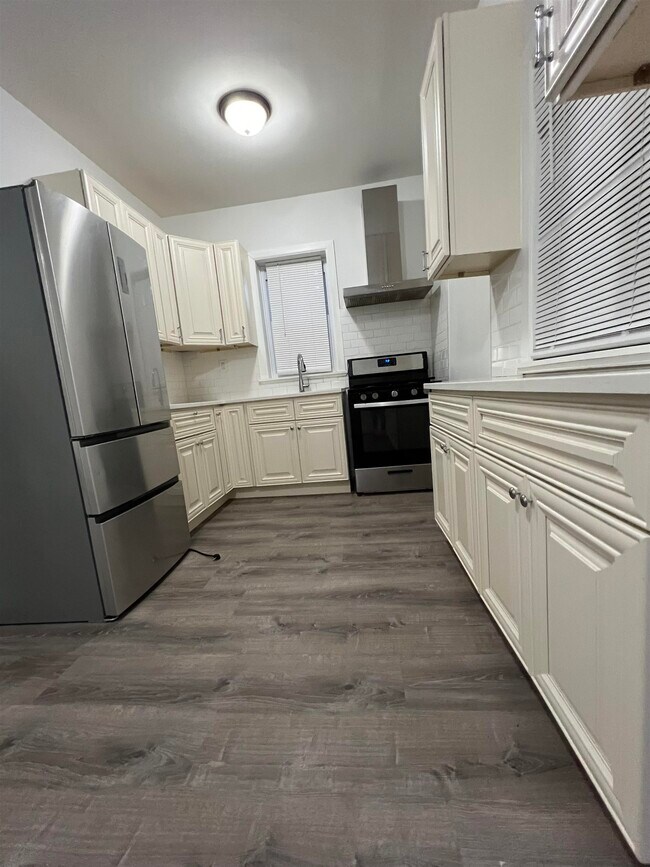 Photo - 270 S 9th St Unit 1