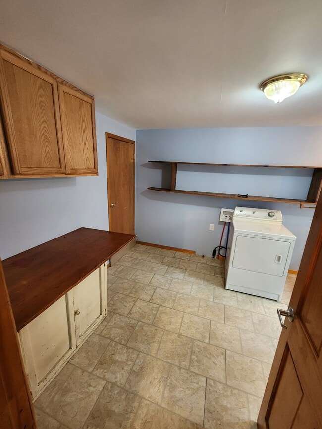 Photo - 335 Rupert Dr Unit 2