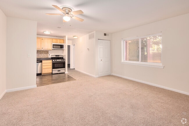 2BR, 1BA - 940SF - Living Room - Potomac Ridge Apartments