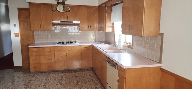 Photo - 561 Chicago St