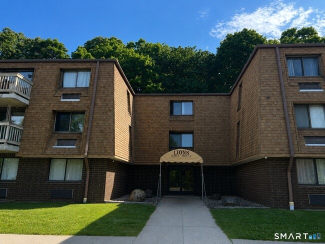 Building Photo - 126 Triangle St Unit B10
