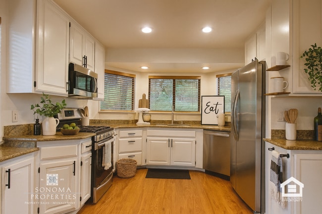 Photo - 3+ Bedroom / 2 Bathroom Home with Sunroom & Beautiful Views