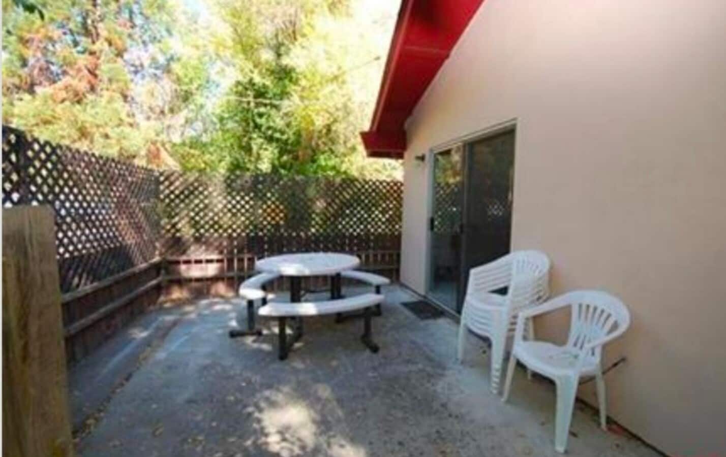 Cute 2 bedroom 1 3/4 bath - Cute 2 bedroom 1 3/4 bath