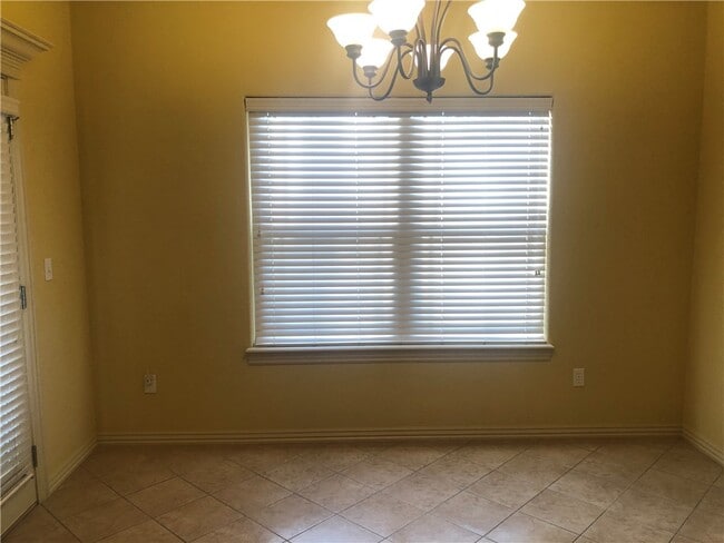 Photo - 574 Westford St