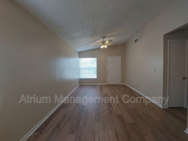 Photo - 1906 Crystal Grove Dr