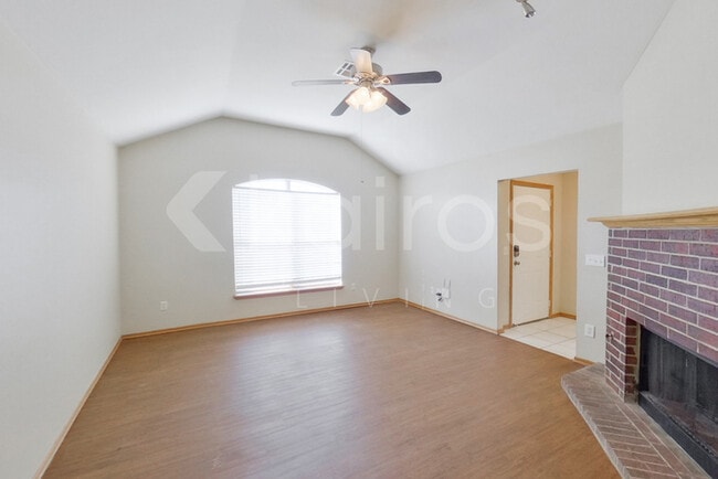 Photo - 1129 NE 8th St