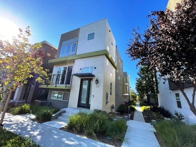 Building Photo - 168 Llano de los Robles Ave Rental