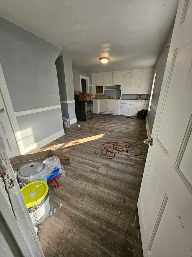 Building Photo - 453 W 17th St Unit 453 W 17th St #2 Rental