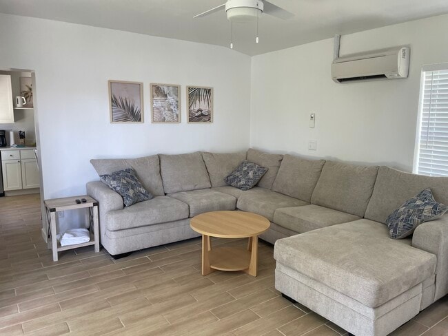 Photo - 104 W Osceola Ln