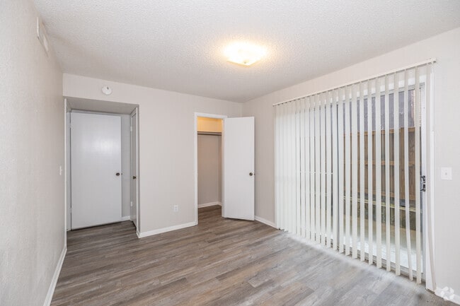 1BR, 1BA - 650SF - Bedroom