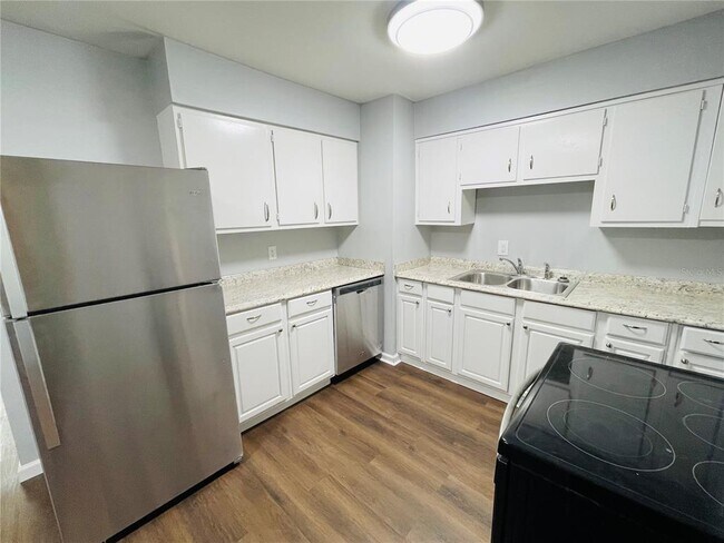 Photo - 6826 SW 52nd Ave