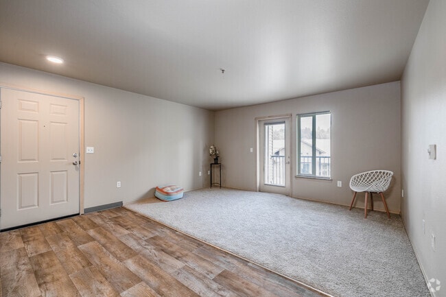 4BR, 2BA - 1,259SF - Living Room