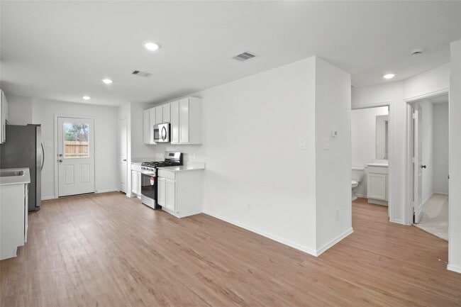 Photo - 1440 Las Cuevas Dr