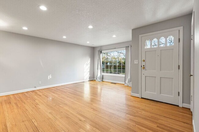 Photo - 4317 SE Lexington St