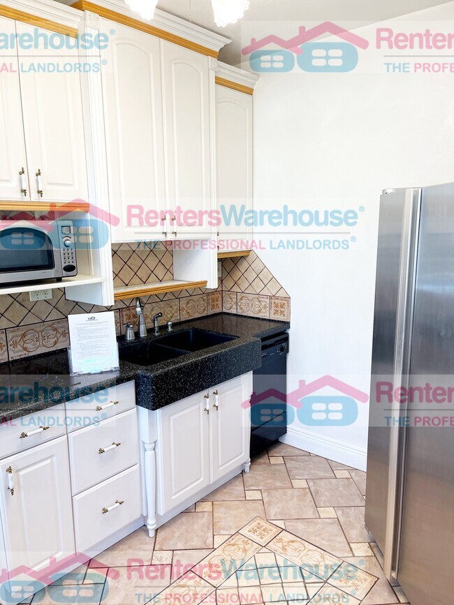 Photo - 970 E 1st Ave