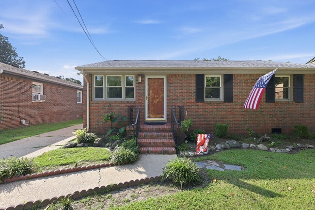 Photo - 727 Osborn Ave