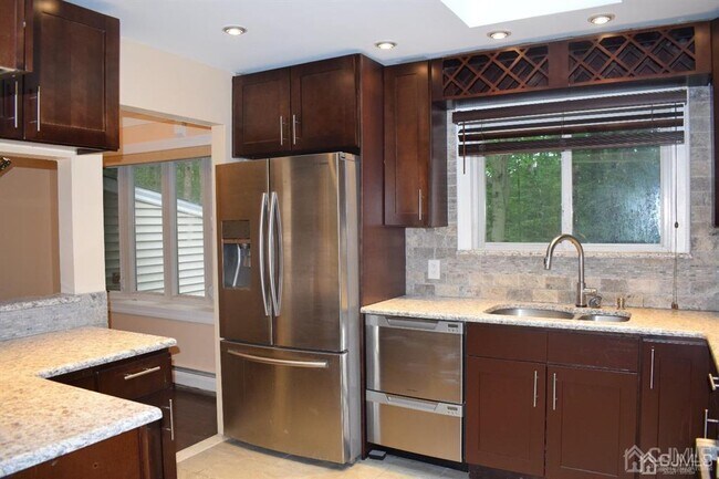 Photo - 13 Pinter Ln