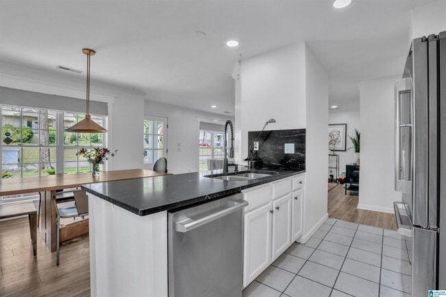 Photo - 741 47th Pl S