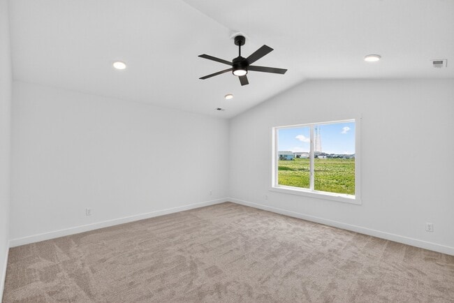 Photo - 1100 NW Sproul Dr