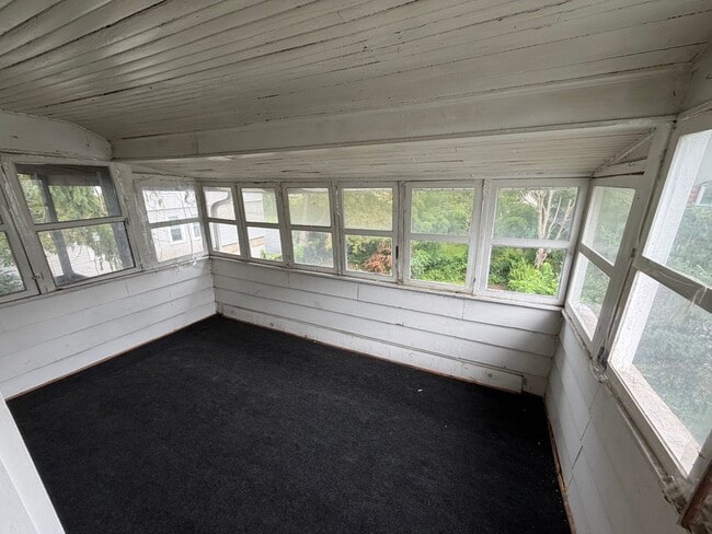 Photo - 2129 James St Unidad 2