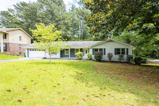 Photo - 2519 Lauderdale Dr NE House