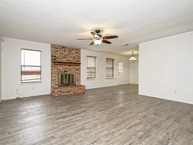 Photo - 10406 Macmora Rd