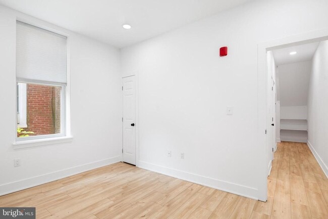 Photo - 1949 N 32nd St