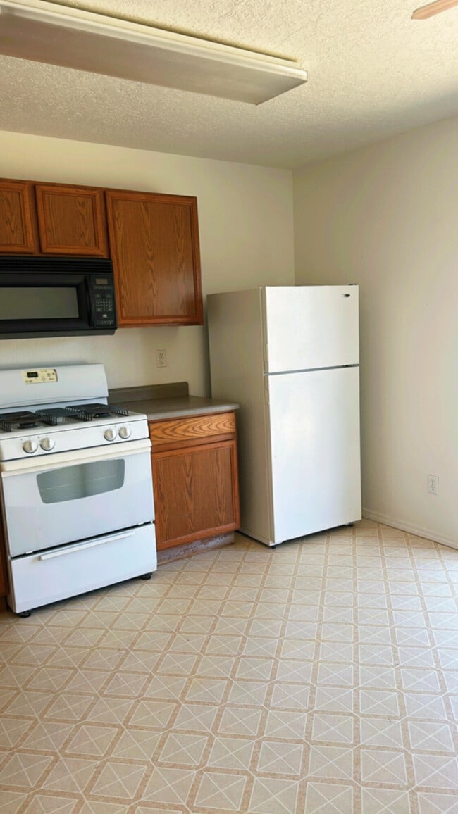Photo - 9623 Gemstone Rd SW