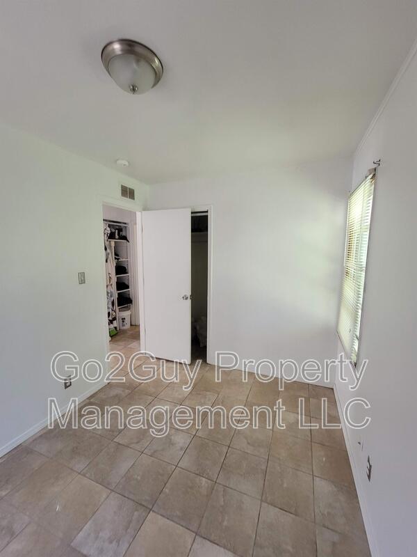1449 E Harry Ave