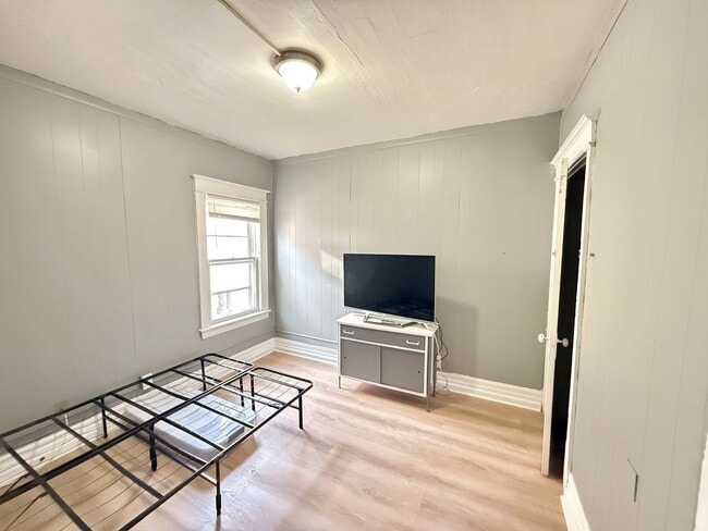 Photo - 287-289 Reynolds Street Unit 287 Reynolds Street UP