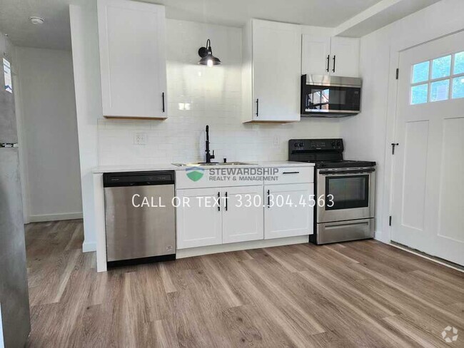 Building Photo - 5031 Massillon Rd Unit B Rental