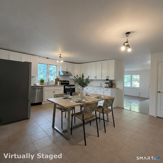 124 Harbor Dr