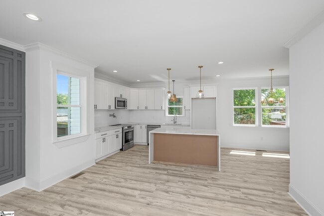 Photo - 305 Valley St