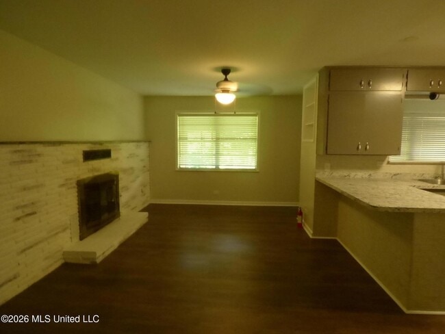 Photo - 2083 Martin Rd