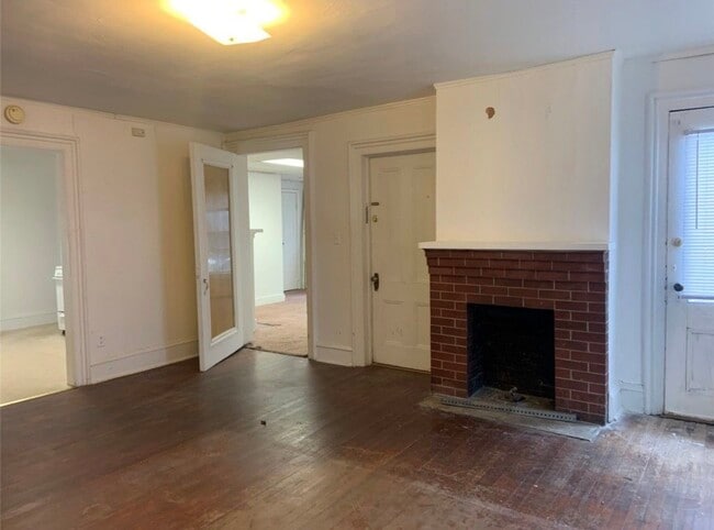 Building Photo - 97 Oak St Unit 1st floor front