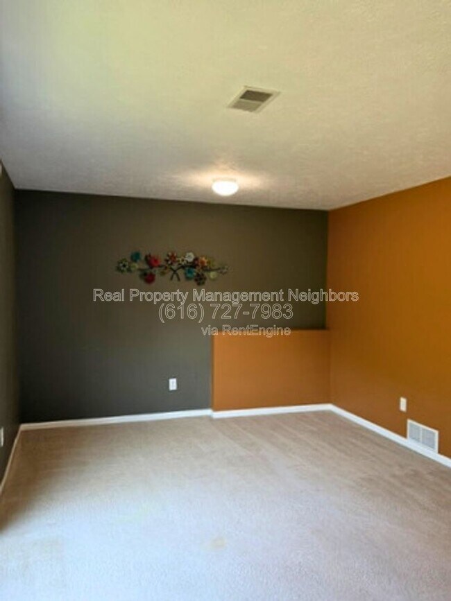 Photo - 1636 Northbend Dr NE