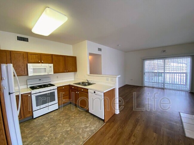 Photo - 8765 W Berry Ave Unidad #101