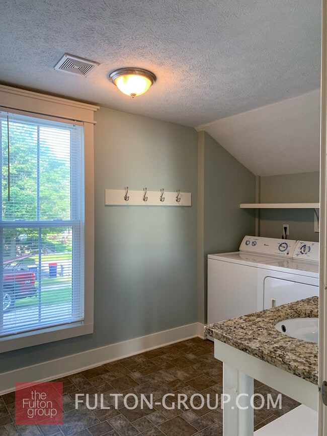 Photo - 851 Watson St SW Unit 1