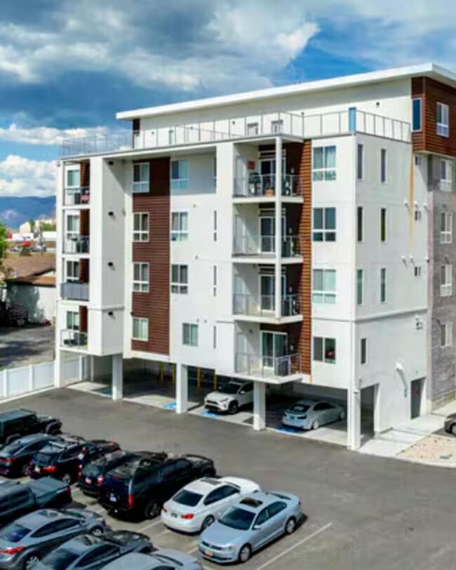 Space Efficient 1 Bedroom Condo - Space Efficient 1 Bedroom Condo Unit 303