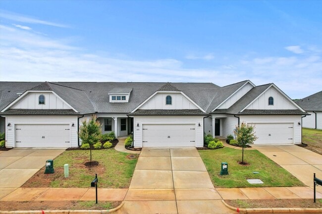Discover this beautiful new townhome in th... - Discover this beautiful new townhome in th...