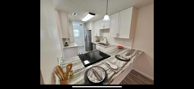 Photo - 619 Sandalwood Dr