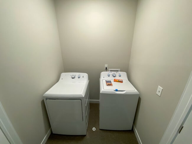 Photo - Lathrup Court Apartments