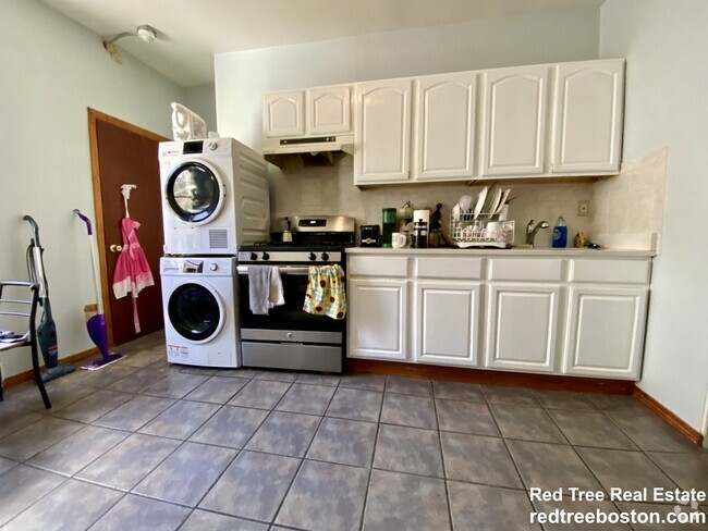 Building Photo - 64 Day St Unit 1 Rental