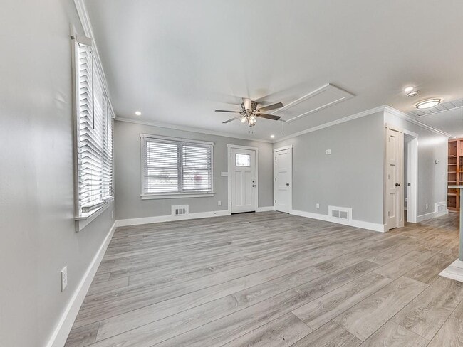 Photo - 2406 Pine Dr NW