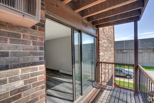 3BR, 2BA - 1000SF - Balcony