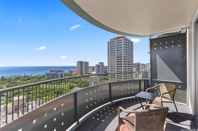 Beautiful View Circular Lanai towards Waikiki Beach - 421 Olohana St Unit 2004