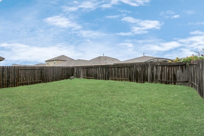 Building Photo - 25634 Royal Catchfly Rd