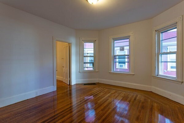 Photo - 19 Paul Gore St